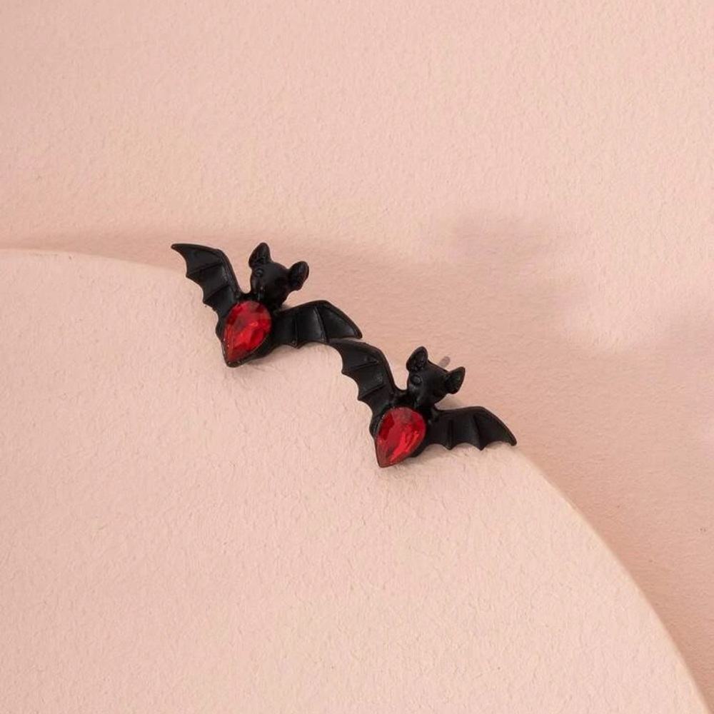 Bat earrings - Picture 2 of 3